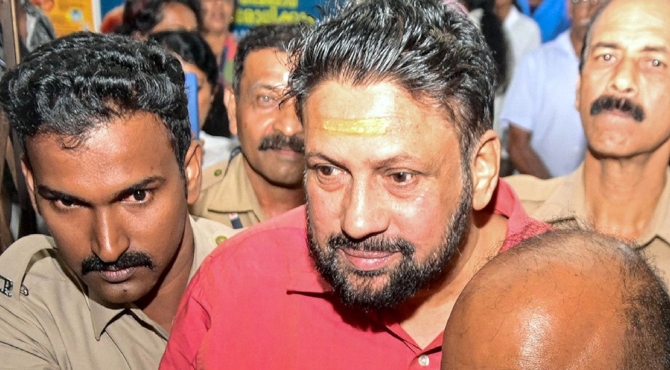 തന്ത്രി – പോറ്റി ബന്ധത്തിന് തെളിവില്ല