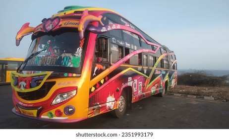 ടൂറിസ്റ്റ് ബസുകൾ ഇനി കളർഫുൾ