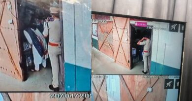 സ്ട്രാങ്ങ് റും രഹസ്യമായി തുറന്നെന്ന് സംശയം.