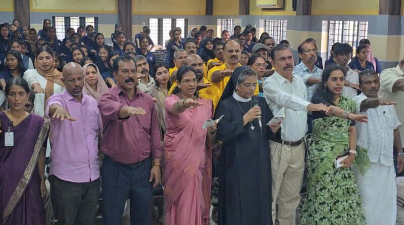 <br> ലഹരി വിരുദ്ധ പ്രതിജ്ഞയും, സമ്മേളനവും നടത്തി