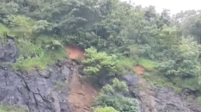 മണ്ണിടിച്ചില്‍ ഭീഷണി. കുതിരാന്‍ തുരങ്കത്തിന് മുന്നില്‍ ഗതാഗത നിയന്ത്രണം