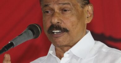 ആരാധനാലയങ്ങളിൽ പാർട്ടി പ്രവർത്തകർ സജീവമാകാൻ സി പി എം തീരുമാനം.