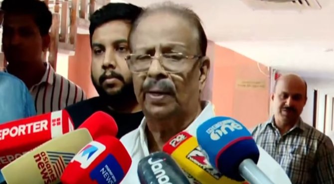 മുഖ്യമന്ത്രി വിമാനയാത്രയിൽ വ്യക്തത വരുത്തണം.കെ സുധാകരൻ
