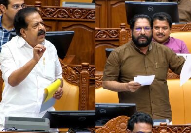 പൊലീസ് നടത്തിയ ലാത്തിച്ചാർജ് സഭയിൽ ഉന്നയിച്ച് പ്രതിപക്ഷം