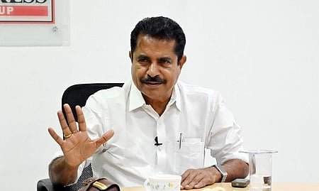 അടൂർ പ്രകാശ്&nbsp; ഹൈക്കമാൻഡിലേക്ക്